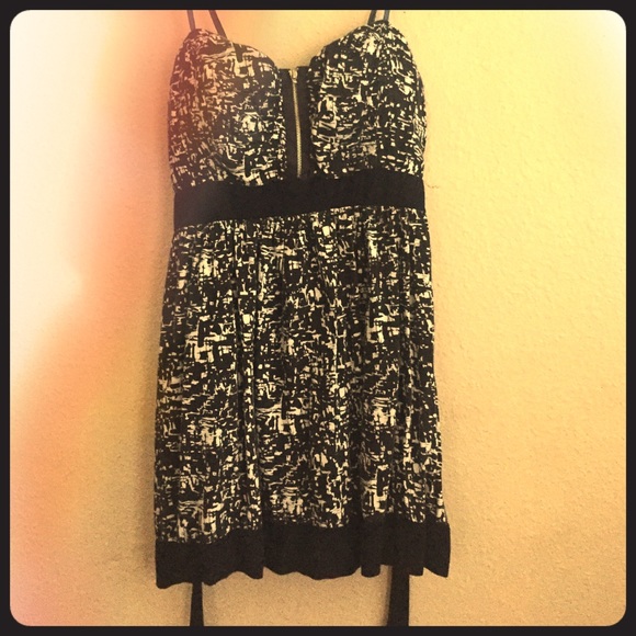 Mini zip patterned dress