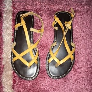 Montego Bay Club mustard sandals