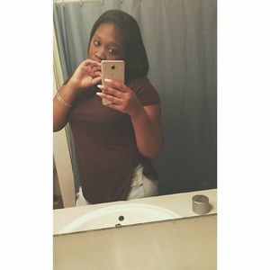 Meet your Posher, Alaizya