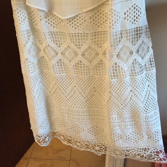 Host Pick - AEO Ivory Crochet Dress - Picture 3 of 6