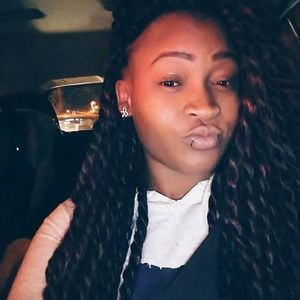 Meet your Posher, Kendra