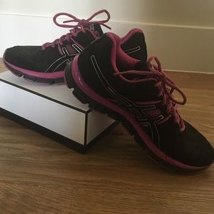 Gel-Blur 33 Asic Tennis Shoe