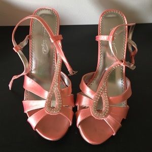 Coral Stoned Wedges