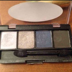 EMBLIQUE SET OF FOUR EYESHADOW