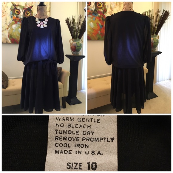 Selling a beautiful vintage dress!