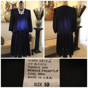 Selling a beautiful vintage dress!