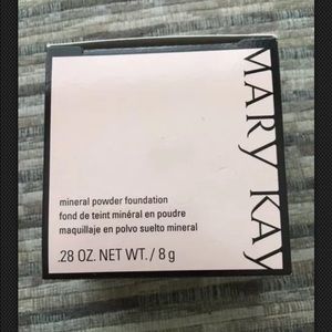 Mary Kay Mineral Foundation Beige 2