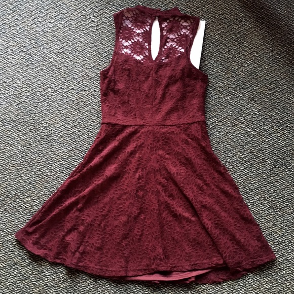 HP🌻NWOT ModCloth Mock Neck Lace Dress - Picture 3 of 3
