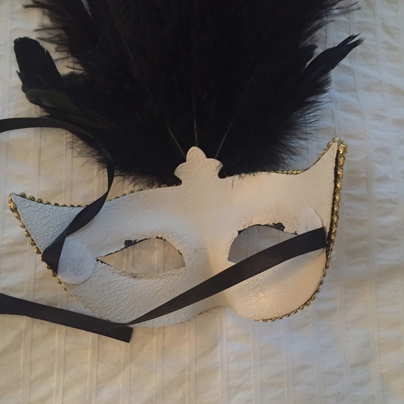 Masquerade Mask - Picture 3 of 3