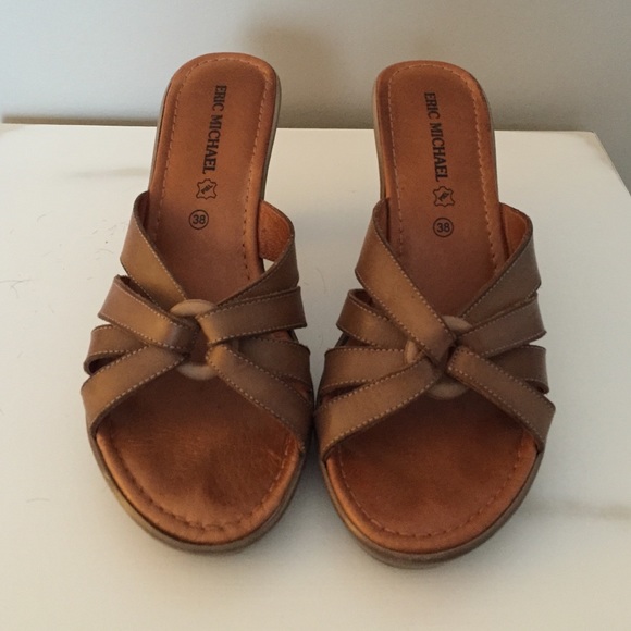 Neutral Heels - Picture 2 of 3