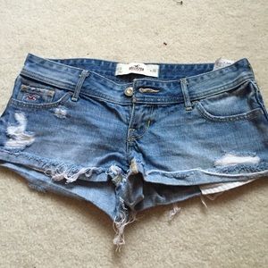 Light wash ripped hollister shorts