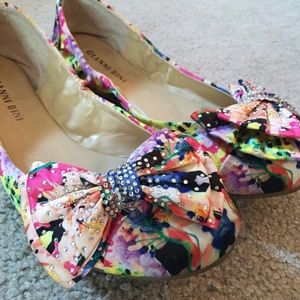 Floral bow flats