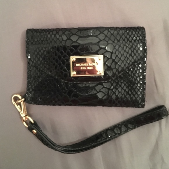Michael Kors Accessories - Like new! Michael Kors Wallet and Phone case