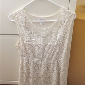 Lace maternity top