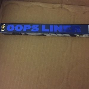 Tyra Oops liner. Black eyeliner