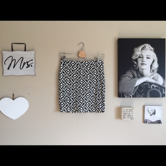 Geometric print stretch skirt