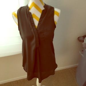 Sleeveless tunic top