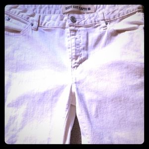GAP boot cut Capri - White!