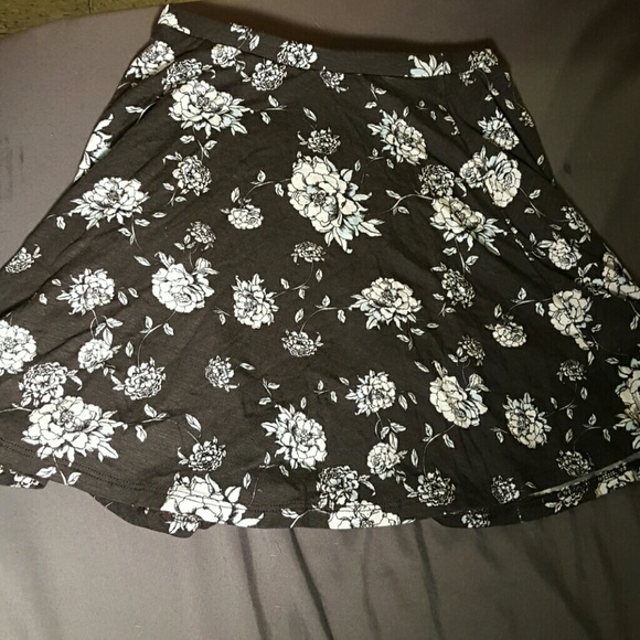 Floral print skirt
