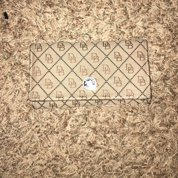 Authentic dooney and Bourke wallet!