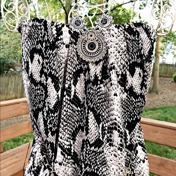 Snakeskin strapless tunic! - Picture 2 of 4