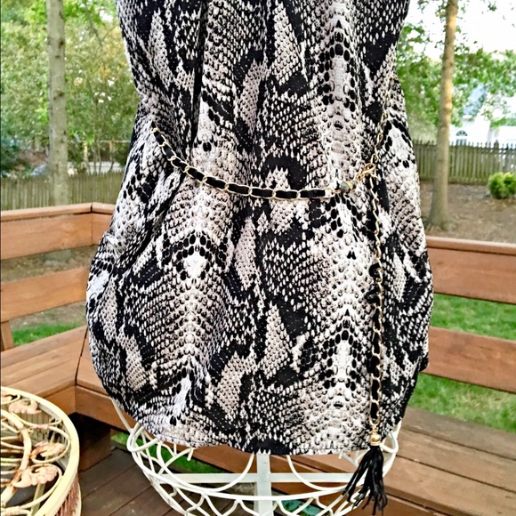 Snakeskin strapless tunic! - Picture 3 of 4