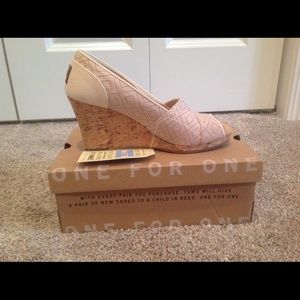NEW TOMS Natural Woven Diamond Women's Wedges