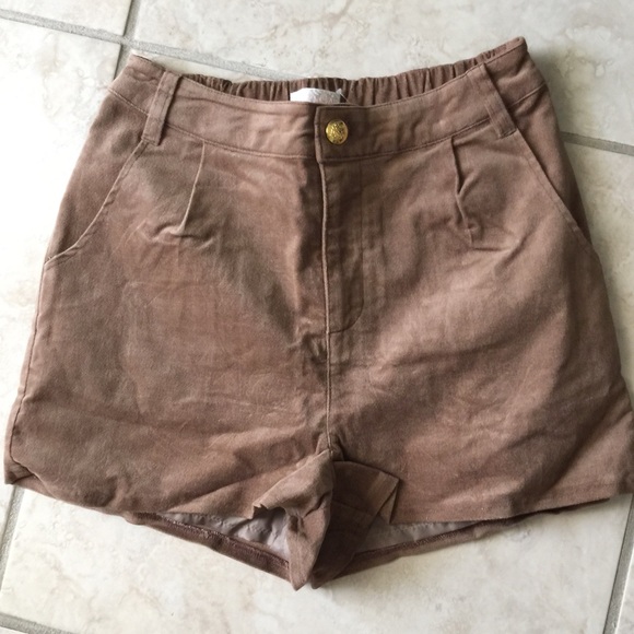 Liz Lisa brown shorts