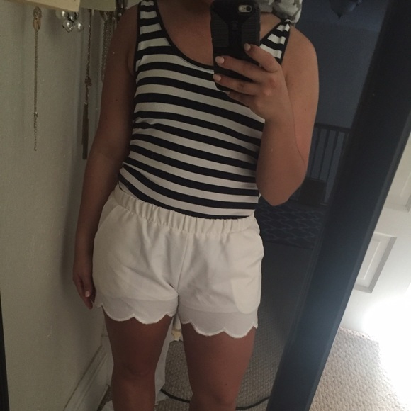 SOLD - Size L Scalloped Hem Jogger Shorts - Picture 2 of 3