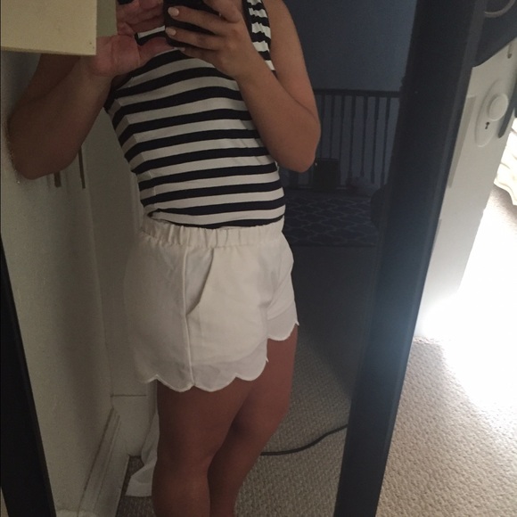 SOLD - Size L Scalloped Hem Jogger Shorts - Picture 3 of 3