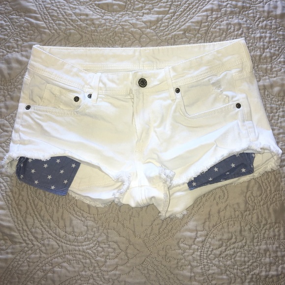 🔹H&M🔹White shorts