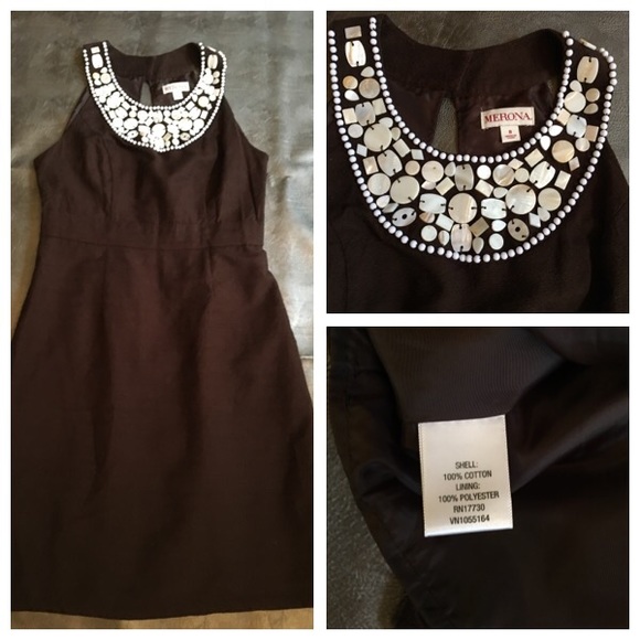 Embellished collared sleeveless dress in sz 8.