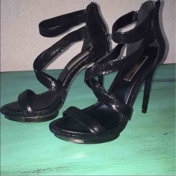 Sexy black BCBGMaxazria Stilettos - Picture 2 of 3