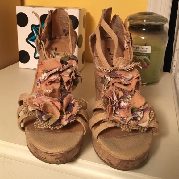 Madden Girl wedges