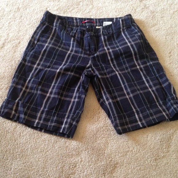 Ladies mid thigh shorts