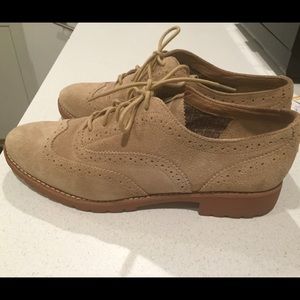 Sperry topside wingtip shoes