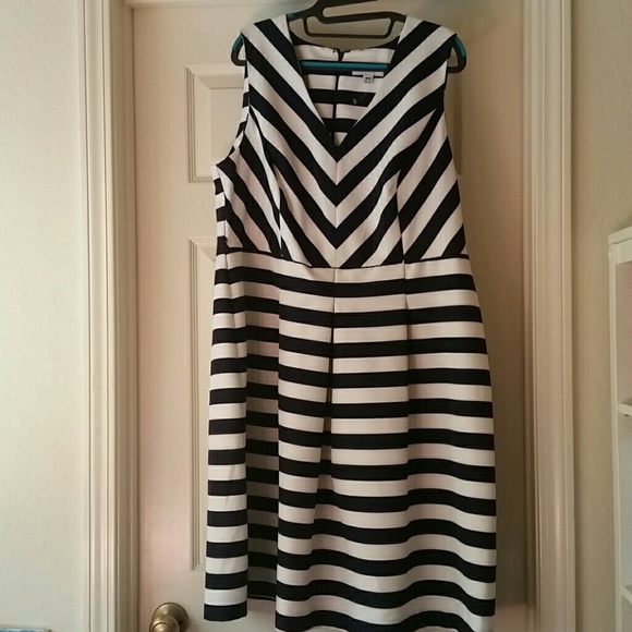 NWT Navy and white stripped dress