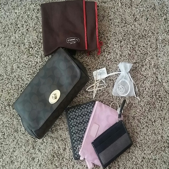 Coach Handbags - BUNDLE SOLD Coach crossbody/trio/jewlery