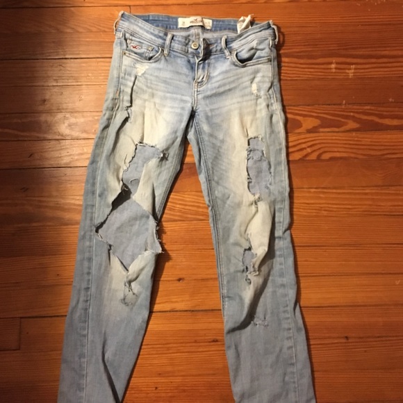 Hollister custom ripped Lightwash Jeans