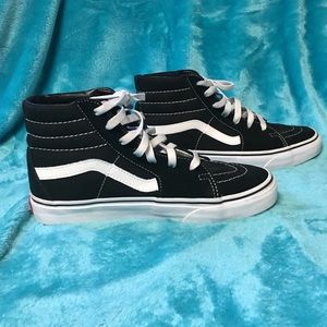 Woman's Sk8-Hi Vans Size 7.5
