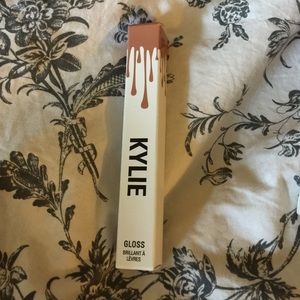 Kylie Cosmetics gloss in "literally"