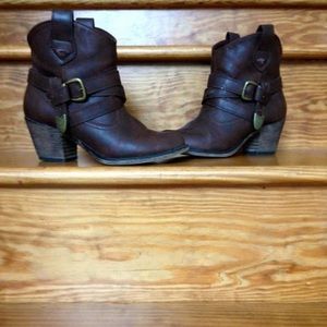 RocketDog distressed booties