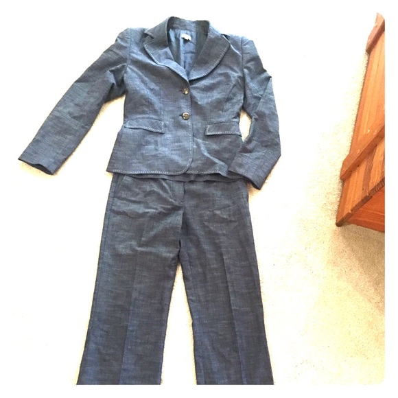 Dress suit
