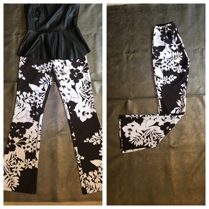 Printed black & white knit pants, size M.