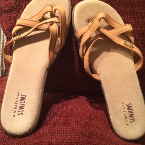 Bass Sunjun sandals; light beige