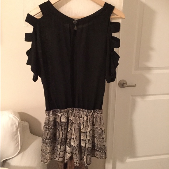 Romper - Picture 2 of 3