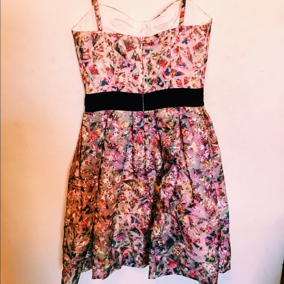 Floral above-knee spaghetti strap dress w/Pockets! - Picture 2 of 3