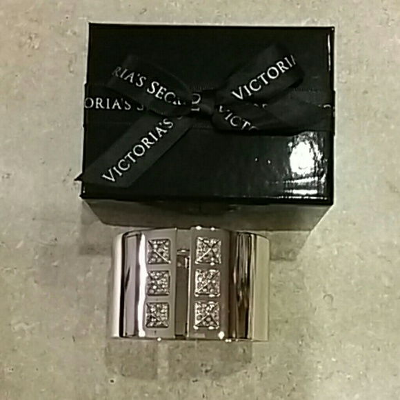 Victoria's Secret bracelet (NEVER WORN) - Picture 2 of 4