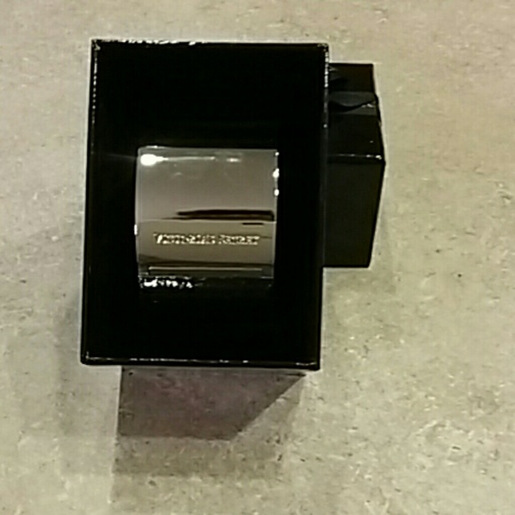 Victoria's Secret bracelet (NEVER WORN) - Picture 3 of 4