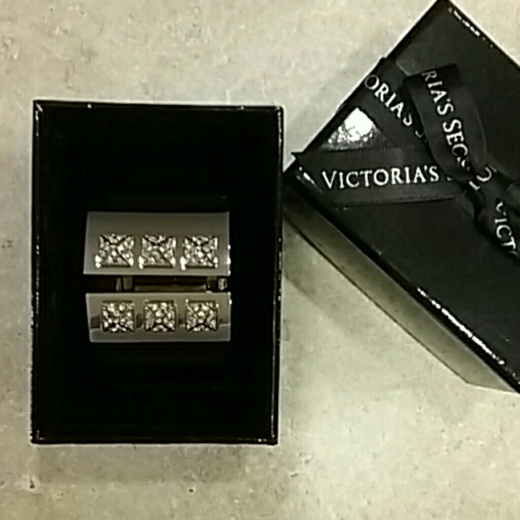 Victoria's Secret bracelet (NEVER WORN) - Picture 4 of 4